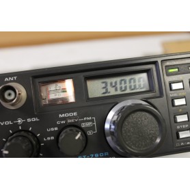 YAESU FT-790R